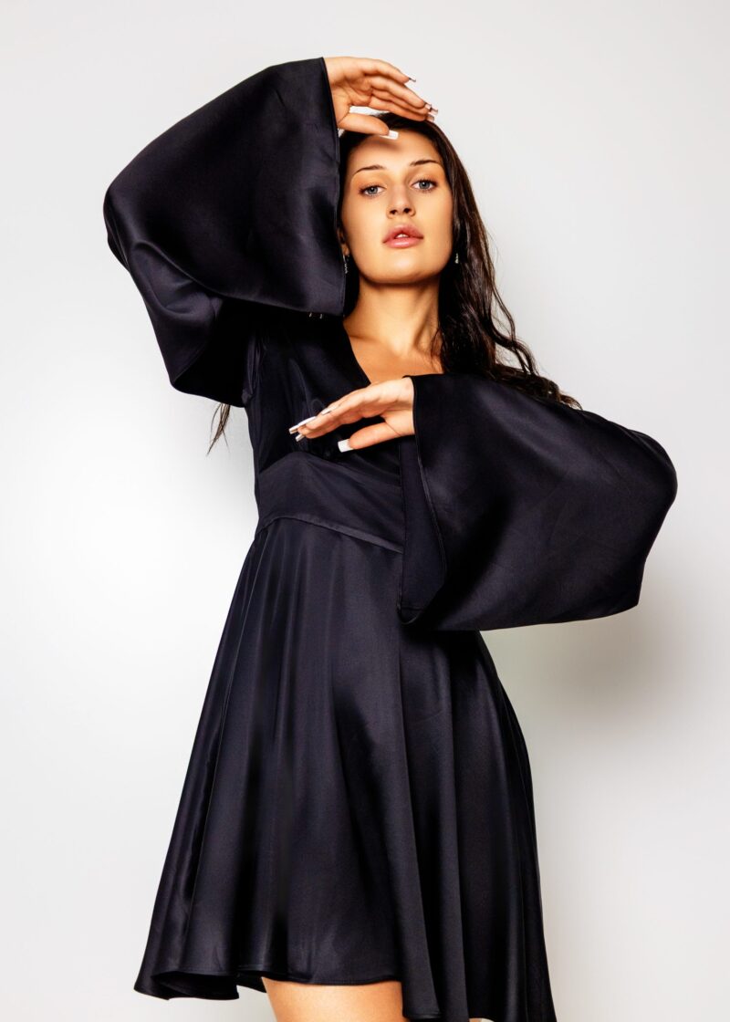 Alternative view of Sukienka