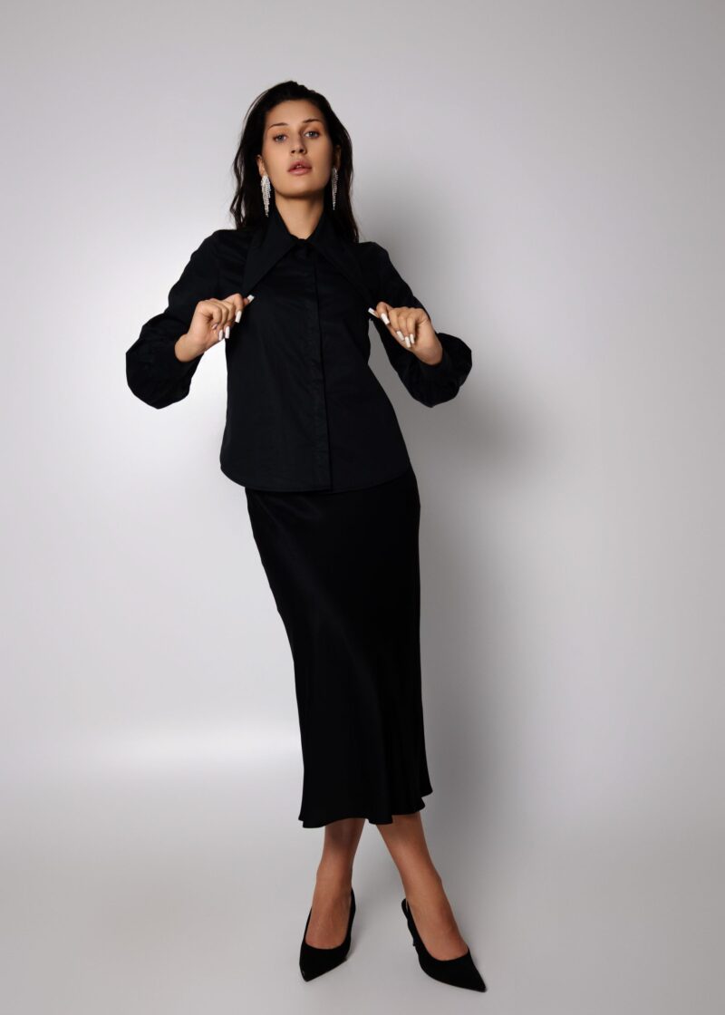 Koszula z kołnierzem w szpic