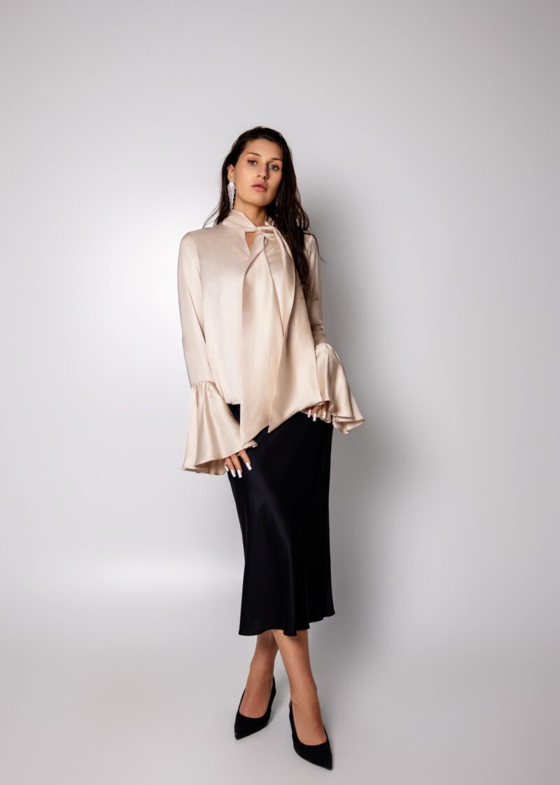 Bluzka satynowa z szarfą