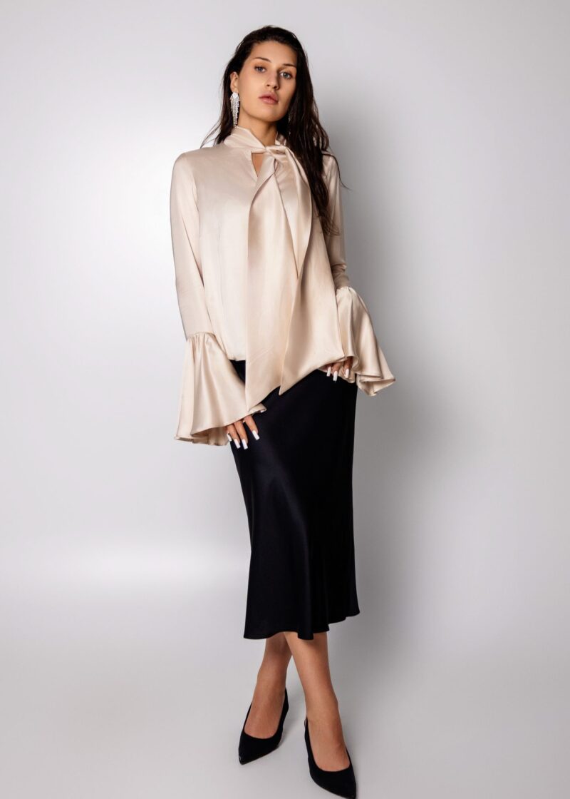 Bluzka satynowa z szarfą